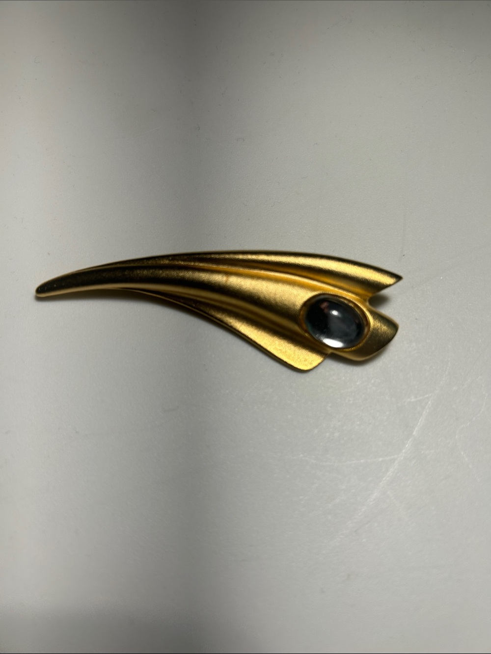 Vintage Gold-tone Brooch with Clear Glass Cabochon